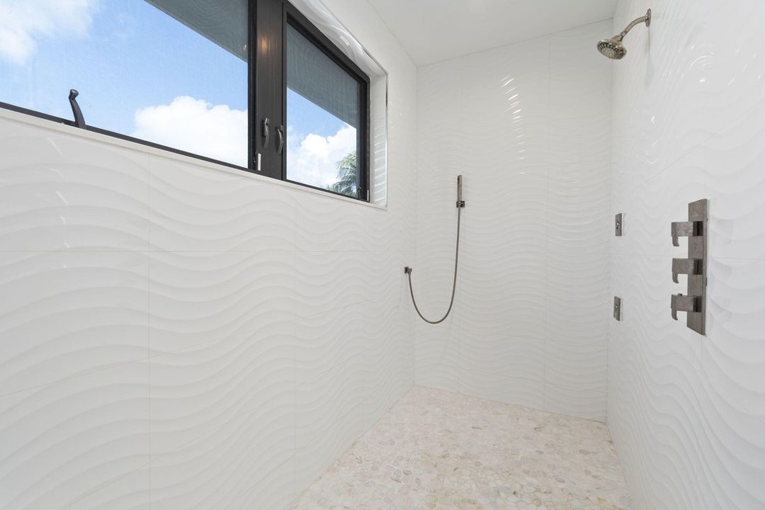 На продажу: $4,550,000 (5 спален, 5 ванн, 4400 Квадратных фут)