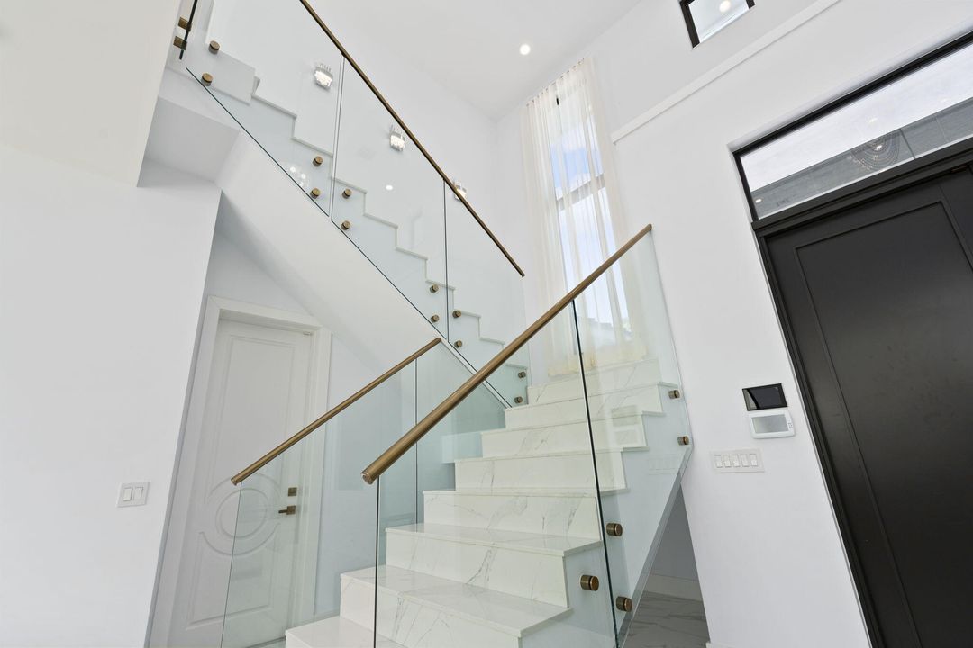 На продажу: $4,550,000 (5 спален, 5 ванн, 4400 Квадратных фут)