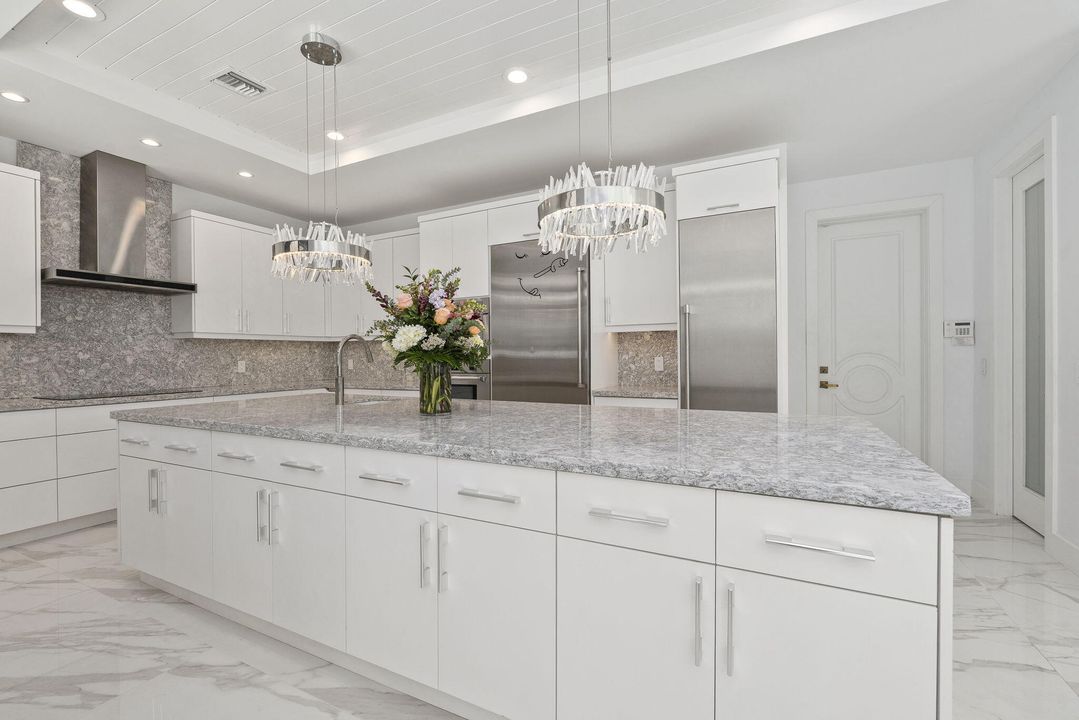 На продажу: $4,550,000 (5 спален, 5 ванн, 4400 Квадратных фут)