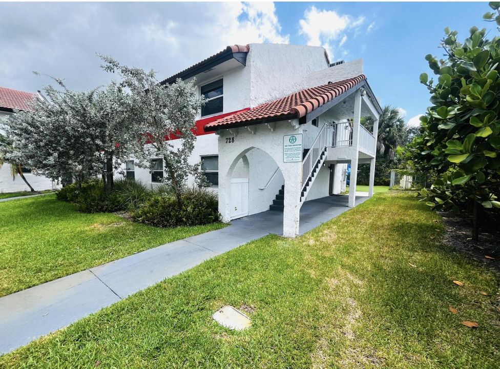 For Rent: $2,050 (2 beds, 2 baths, 1200 Square Feet)