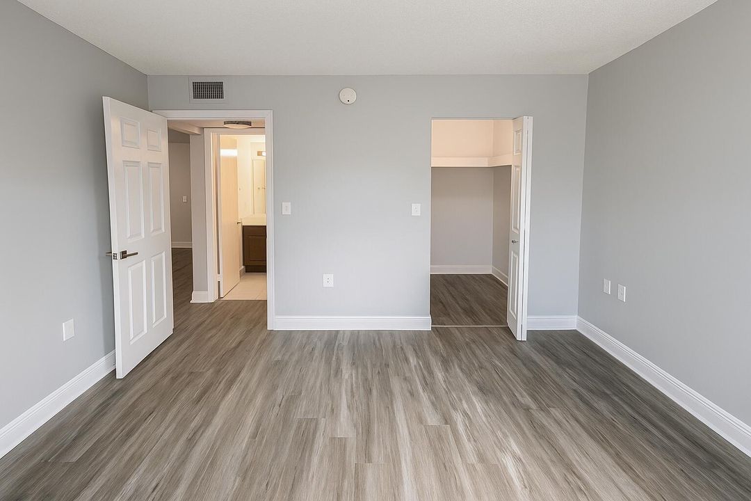 For Rent: $2,050 (2 beds, 2 baths, 1200 Square Feet)