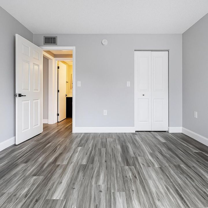 For Rent: $2,050 (2 beds, 2 baths, 1200 Square Feet)