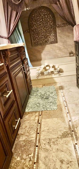 For Rent: $2,200 (2 beds, 2 baths, 770 Square Feet)