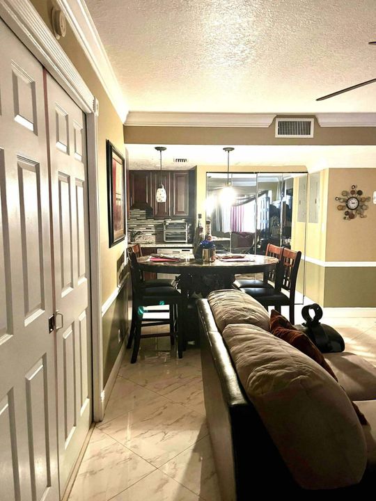 For Rent: $2,200 (2 beds, 2 baths, 770 Square Feet)