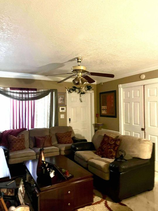 For Rent: $2,200 (2 beds, 2 baths, 770 Square Feet)