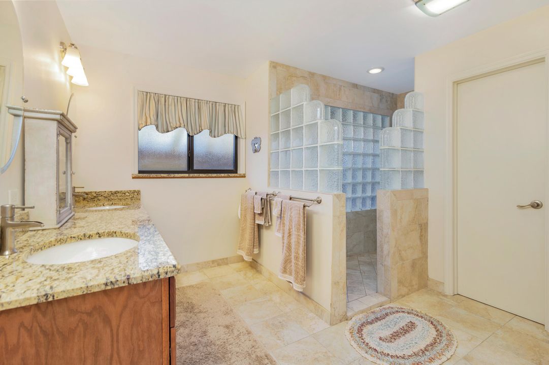 For Sale: $1,095,000 (4 beds, 3 baths, 2740 Square Feet)