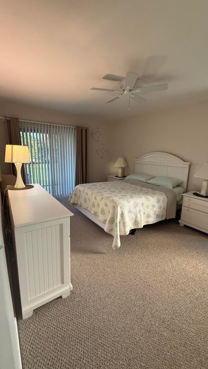 合同活跃: $2,500 (2 贝兹, 2 浴室, 980 平方英尺)