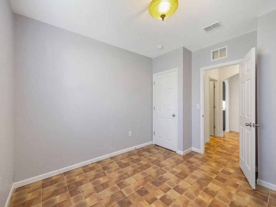 出租: $2,500 (4 贝兹, 2 浴室, 1934 平方英尺)