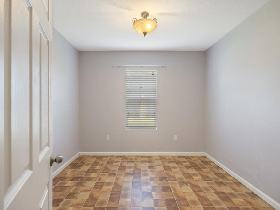 出租: $2,500 (4 贝兹, 2 浴室, 1934 平方英尺)