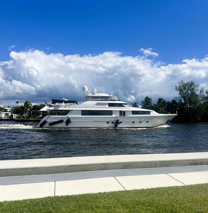 For Sale: $259,900 (2 beds, 2 baths, 1200 Square Feet)