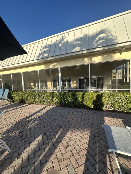 For Sale: $259,900 (2 beds, 2 baths, 1200 Square Feet)