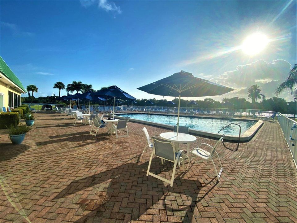 For Sale: $259,900 (2 beds, 2 baths, 1200 Square Feet)