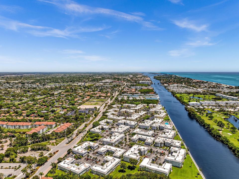 For Sale: $259,900 (2 beds, 2 baths, 1200 Square Feet)