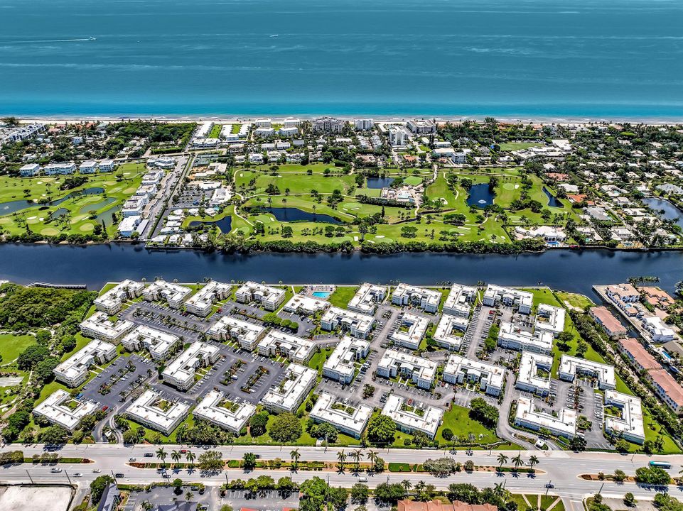 For Sale: $259,900 (2 beds, 2 baths, 1200 Square Feet)