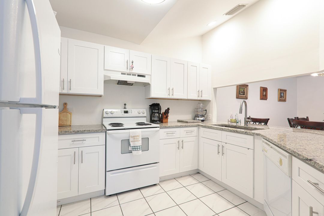 Active With Contract: $3,400 (2 beds, 2 baths, 1380 Square Feet)