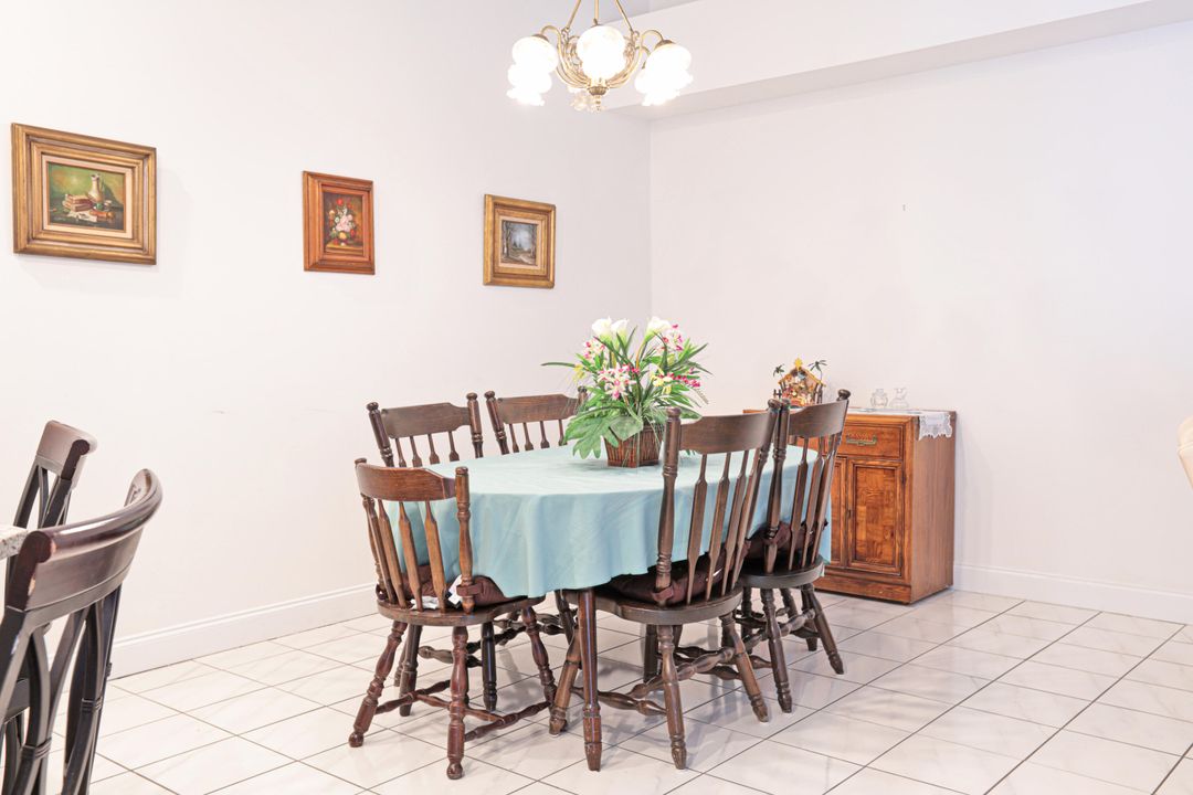 Active With Contract: $3,400 (2 beds, 2 baths, 1380 Square Feet)