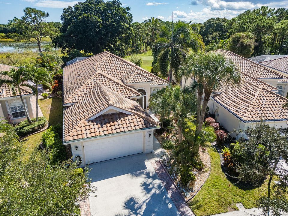 En Venta: $699,000 (3 camas, 2 baños, 2221 Pies cuadrados)