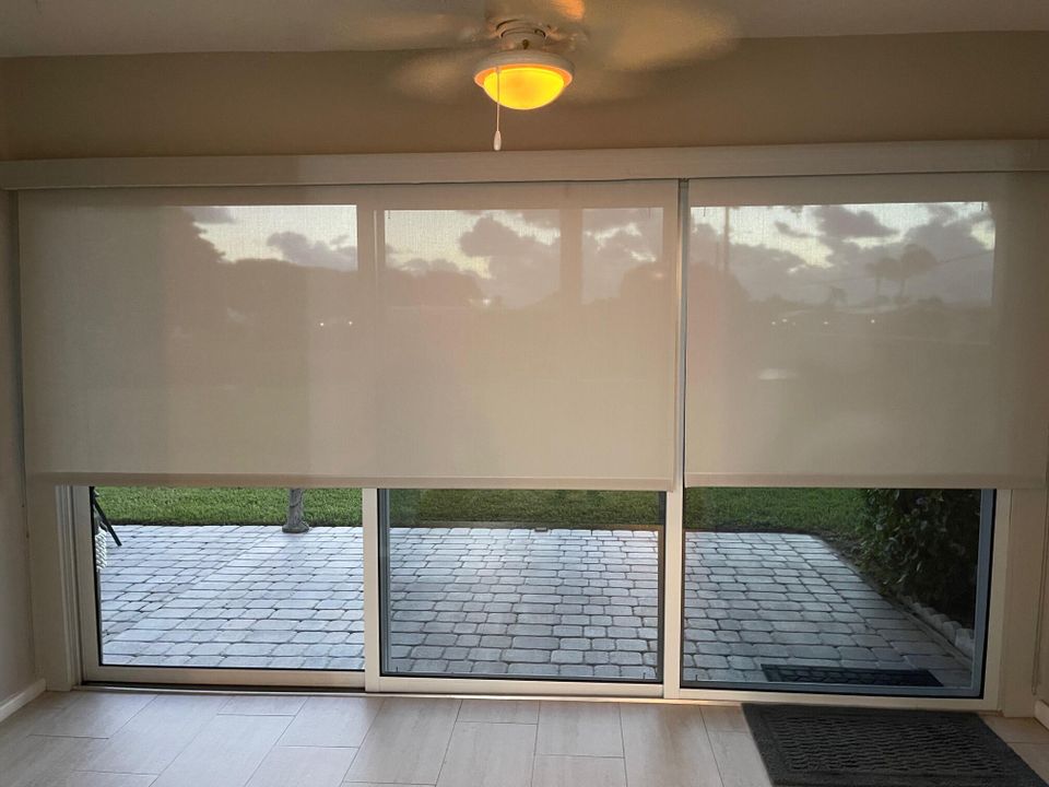 For Sale: $189,000 (2 beds, 2 baths, 969 Square Feet)