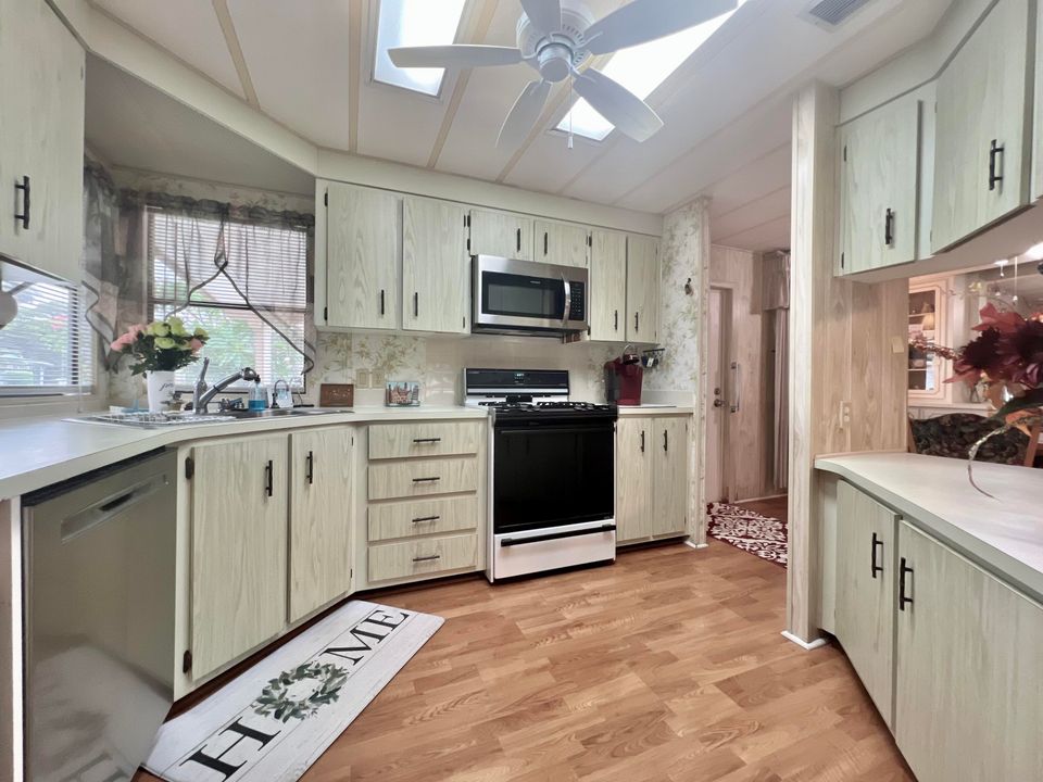 For Sale: $43,000 (2 beds, 2 baths, 1200 Square Feet)