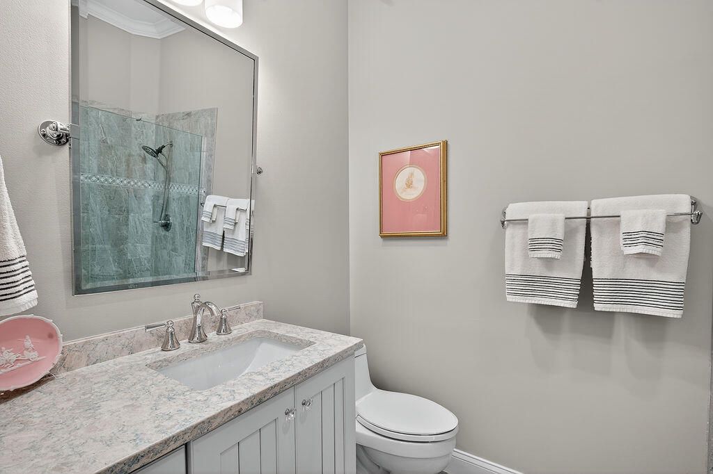 En Venta: $699,000 (3 camas, 2 baños, 2221 Pies cuadrados)