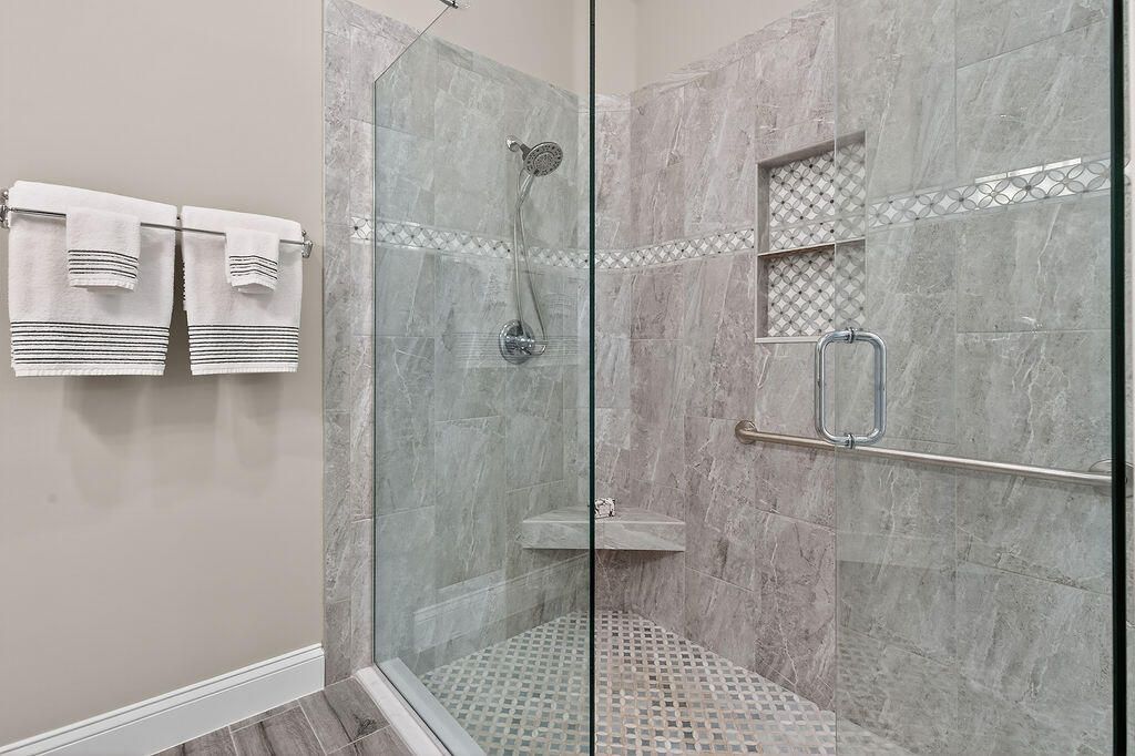 En Venta: $699,000 (3 camas, 2 baños, 2221 Pies cuadrados)