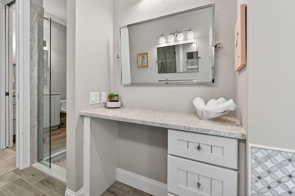 En Venta: $699,000 (3 camas, 2 baños, 2221 Pies cuadrados)