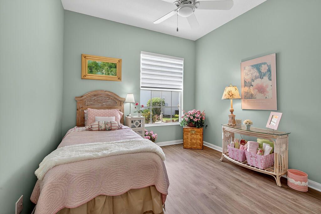 En Venta: $699,000 (3 camas, 2 baños, 2221 Pies cuadrados)