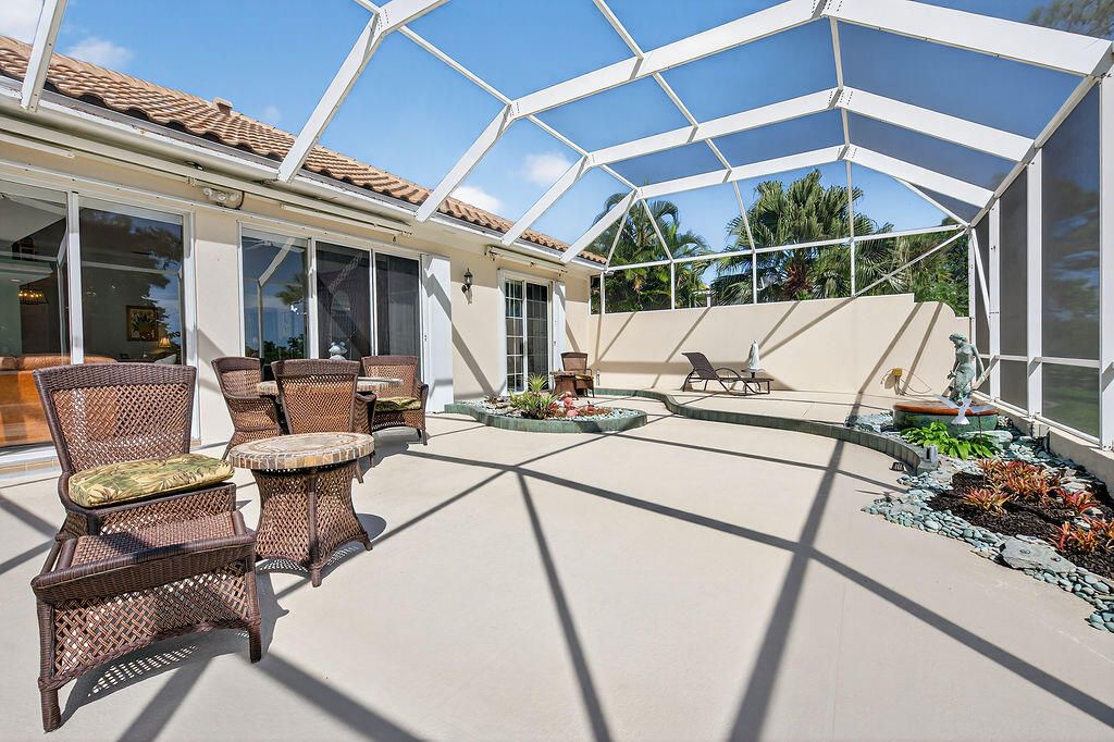 En Venta: $699,000 (3 camas, 2 baños, 2221 Pies cuadrados)