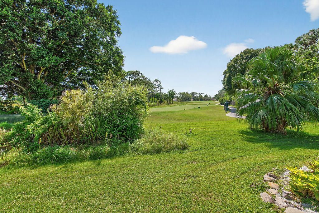 En Venta: $699,000 (3 camas, 2 baños, 2221 Pies cuadrados)