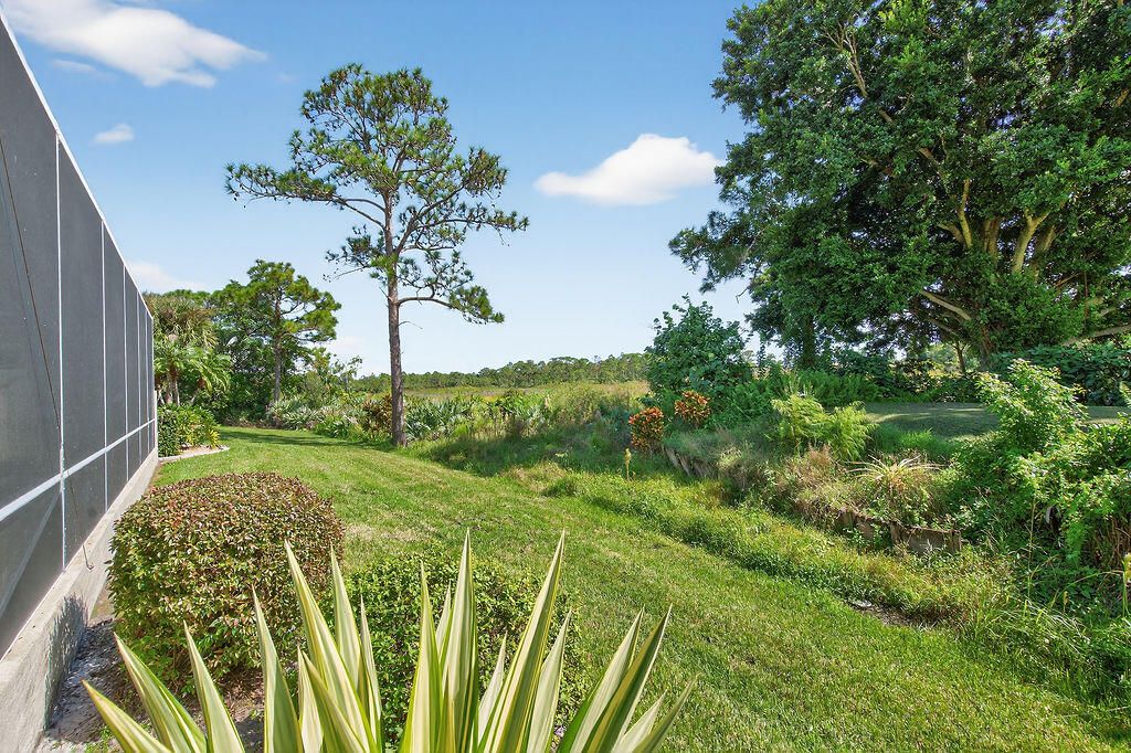 En Venta: $699,000 (3 camas, 2 baños, 2221 Pies cuadrados)