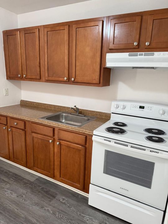 For Rent: $1,275 (2 beds, 1 baths, 648 Square Feet)