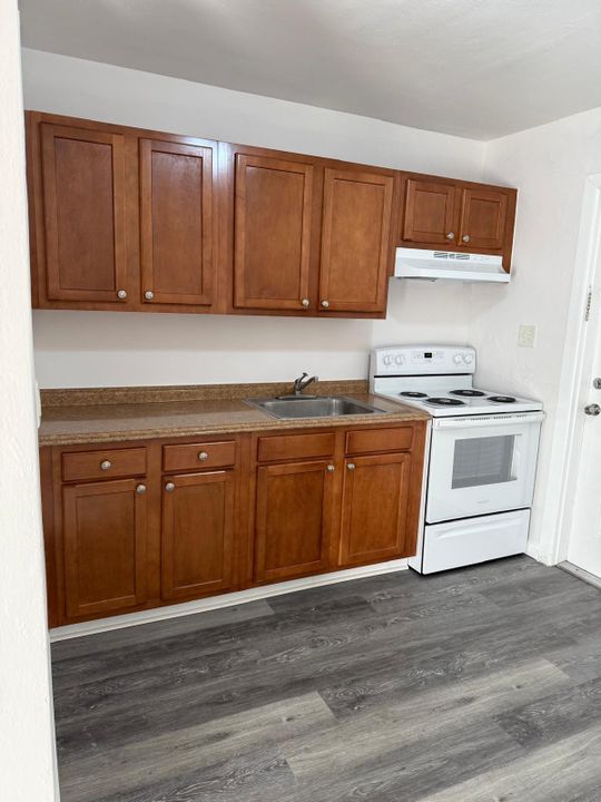 For Rent: $1,275 (2 beds, 1 baths, 648 Square Feet)