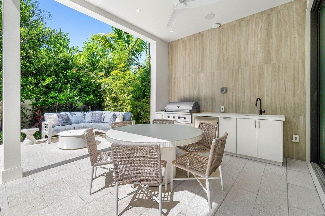 For Rent: $20,000 (4 beds, 1 baths, 3001 Square Feet)