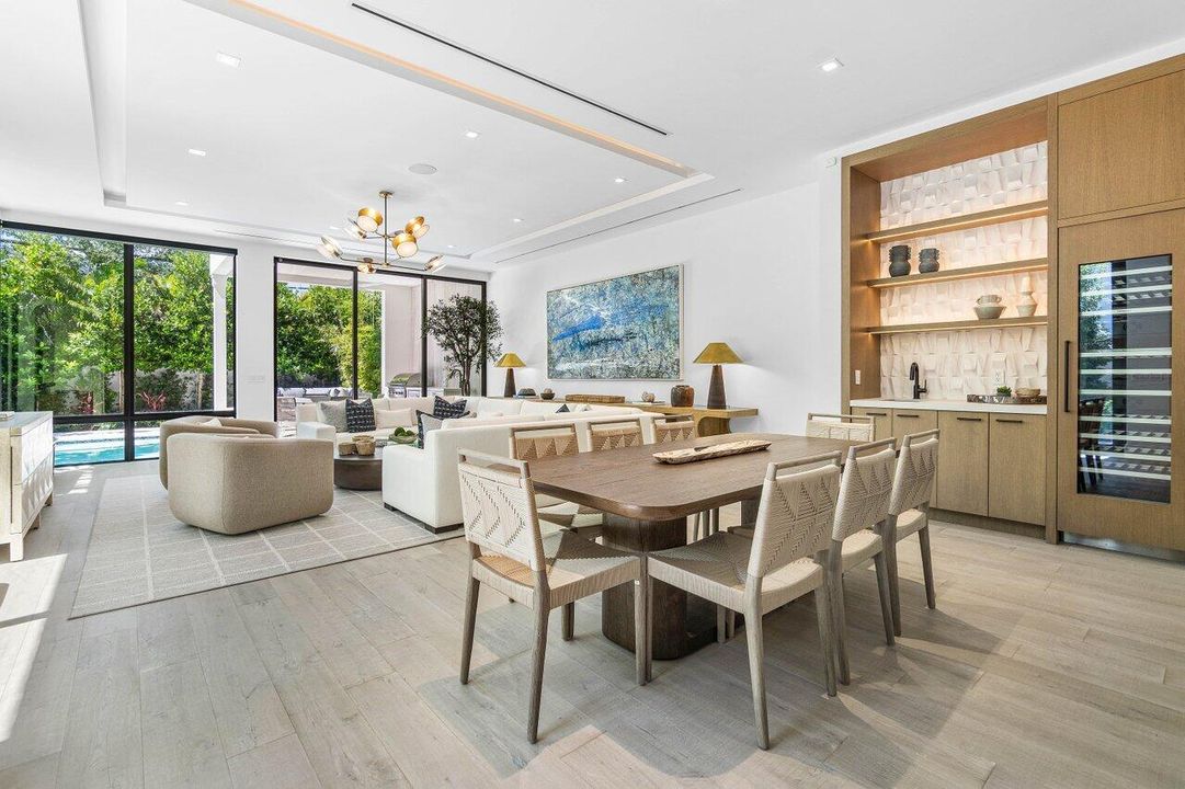 For Rent: $20,000 (4 beds, 1 baths, 3001 Square Feet)