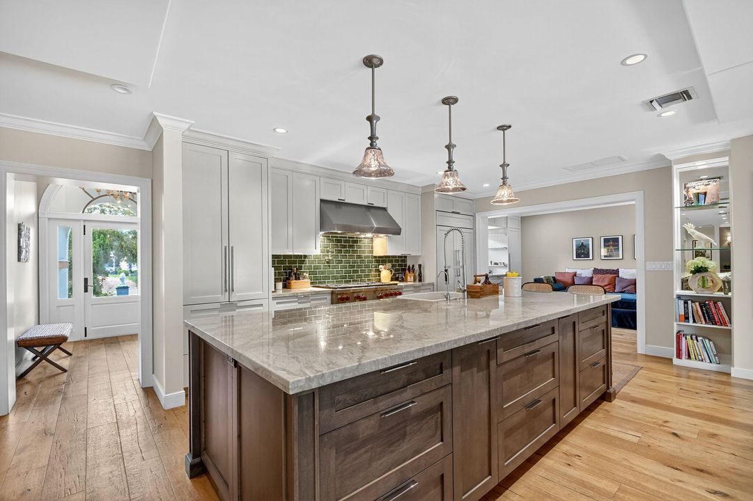 На продажу: $3,450,000 (3 спален, 3 ванн, 3072 Квадратных фут)