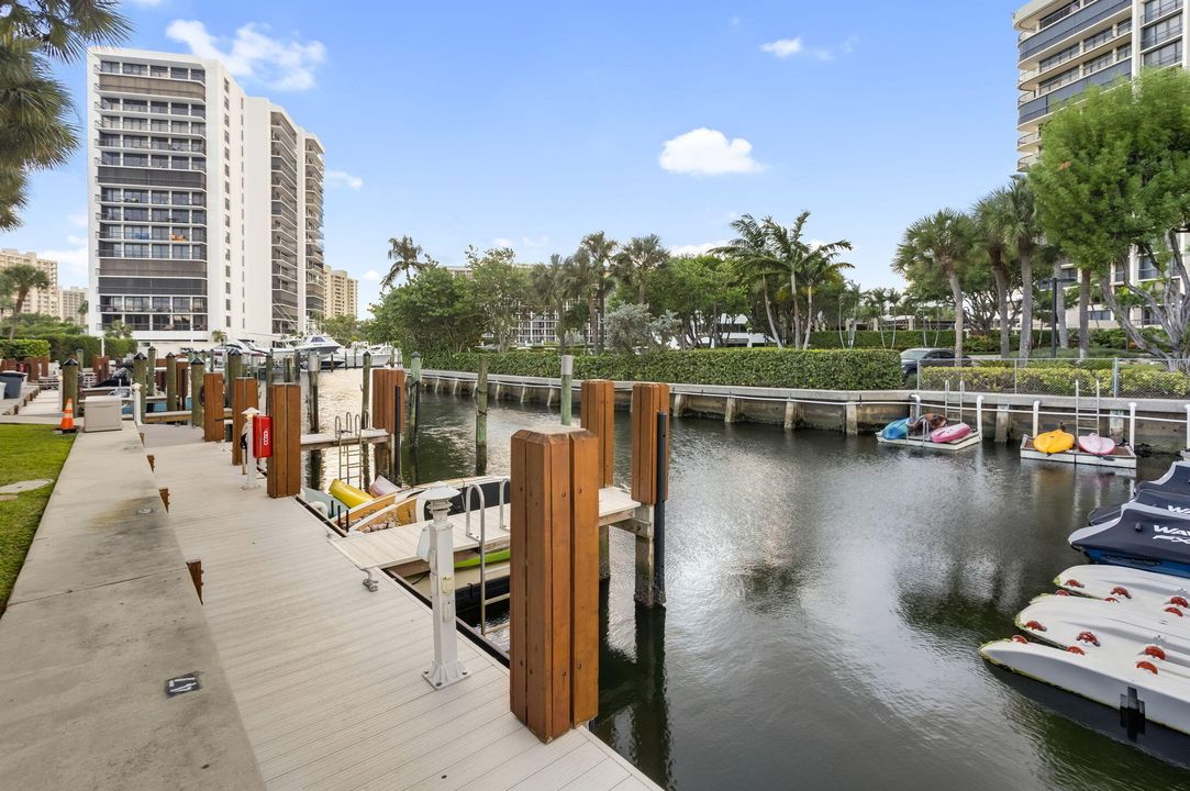 For Sale: $1,400,000 (3 beds, 2 baths, 2206 Square Feet)