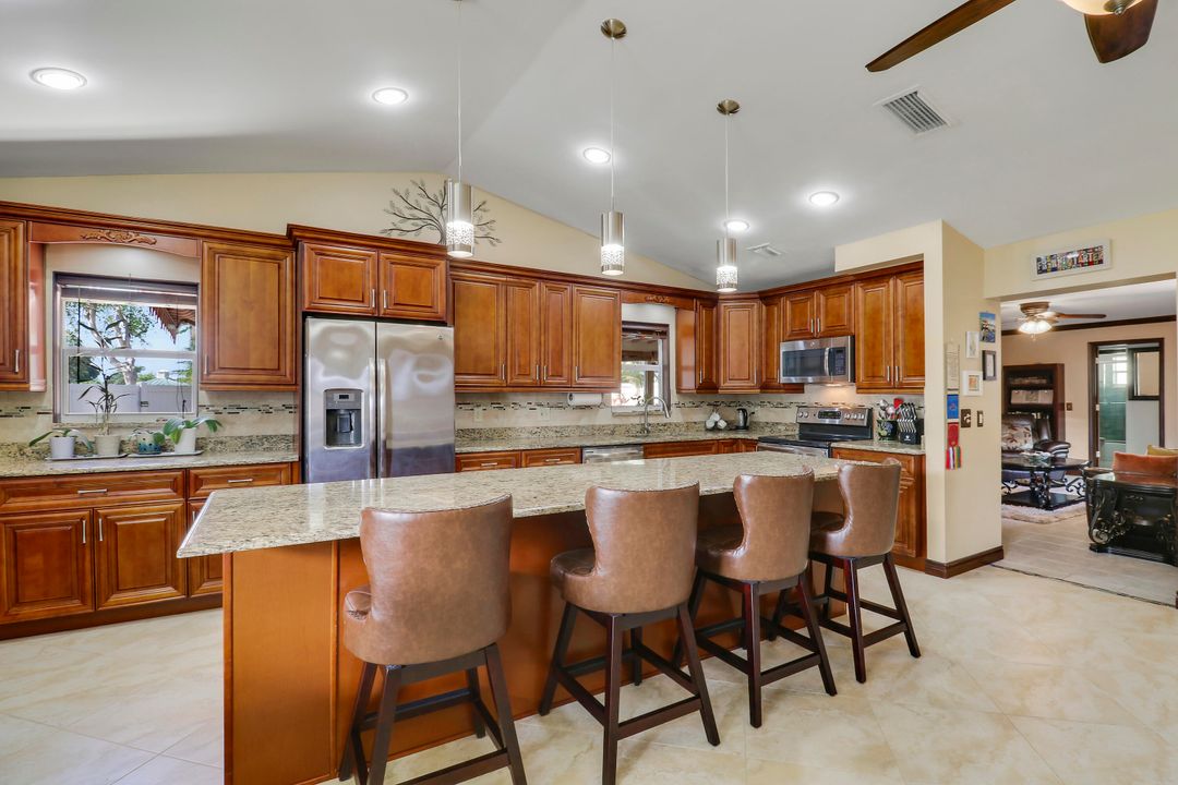 For Sale: $589,999 (3 beds, 3 baths, 2160 Square Feet)