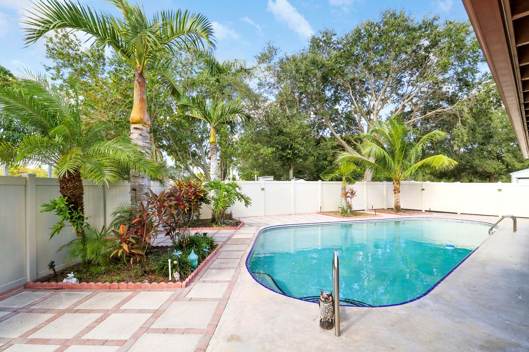 For Sale: $589,999 (3 beds, 3 baths, 2160 Square Feet)