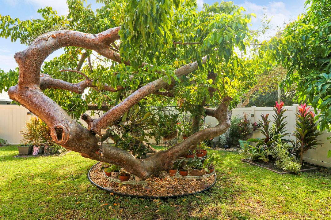 For Sale: $589,999 (3 beds, 3 baths, 2160 Square Feet)