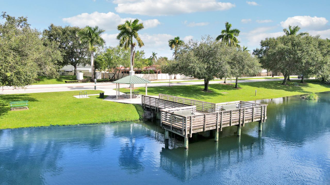 For Sale: $589,999 (3 beds, 3 baths, 2160 Square Feet)