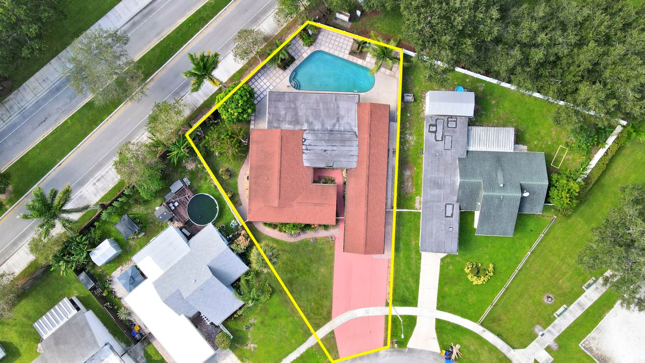 For Sale: $589,999 (3 beds, 3 baths, 2160 Square Feet)