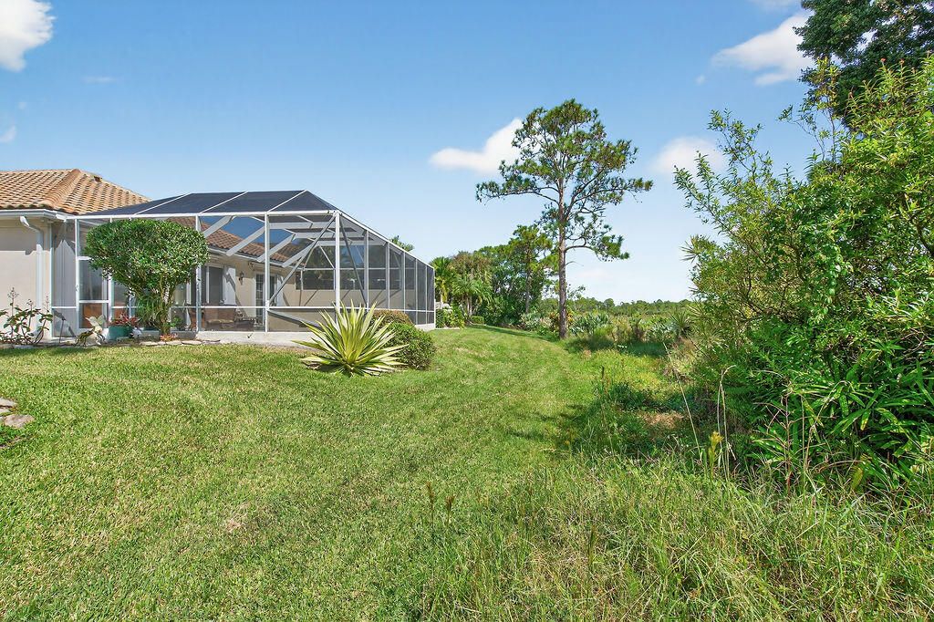 En Venta: $699,000 (3 camas, 2 baños, 2221 Pies cuadrados)