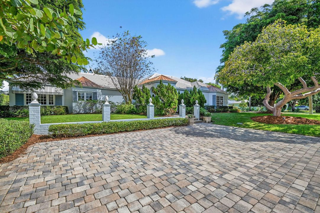 На продажу: $3,450,000 (3 спален, 3 ванн, 3072 Квадратных фут)