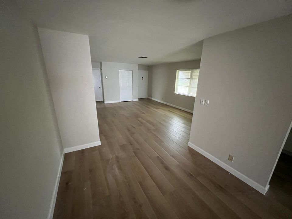 For Rent: $3,000 (2 beds, 2 baths, 1320 Square Feet)