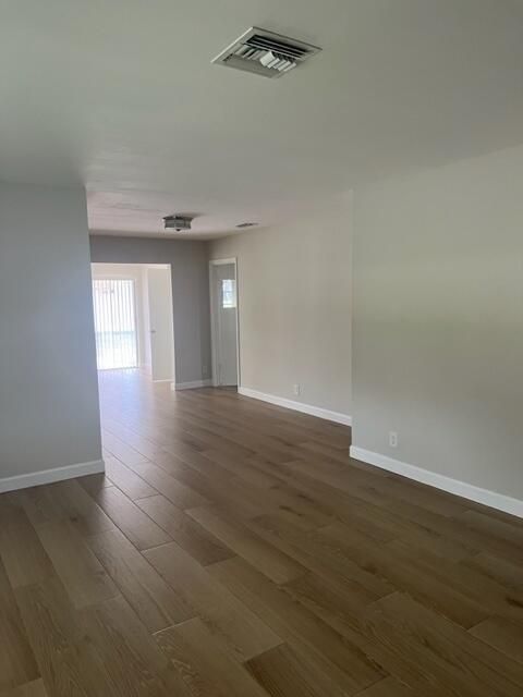 For Rent: $3,000 (2 beds, 2 baths, 1320 Square Feet)