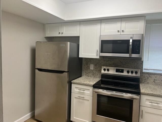For Rent: $3,000 (2 beds, 2 baths, 1320 Square Feet)