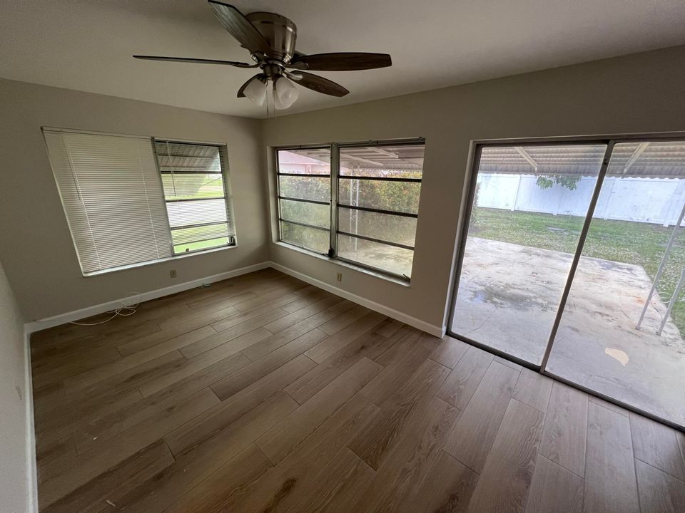 For Rent: $3,000 (2 beds, 2 baths, 1320 Square Feet)