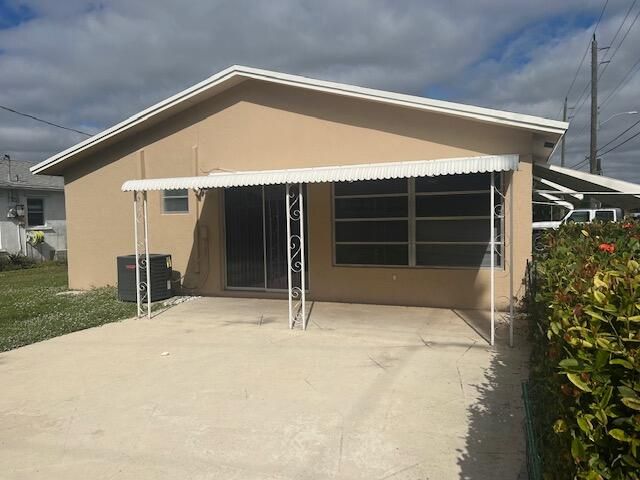 For Rent: $3,000 (2 beds, 2 baths, 1320 Square Feet)