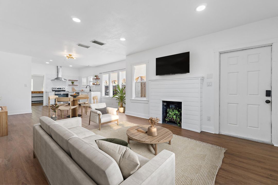 For Sale: $414,900 (3 beds, 2 baths, 1330 Square Feet)