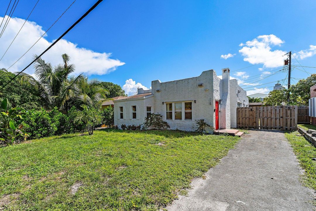 For Sale: $414,900 (3 beds, 2 baths, 1330 Square Feet)